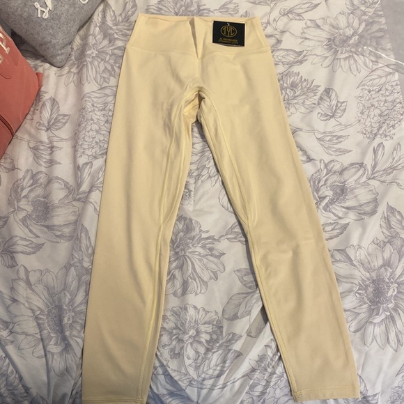 TYC-Til You Collapse Effortless Classic Leggings - Ivory - Picture 2 of 4